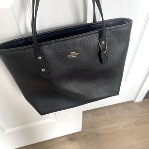 Beautiful Coach Shoulder Bag/ hardly used